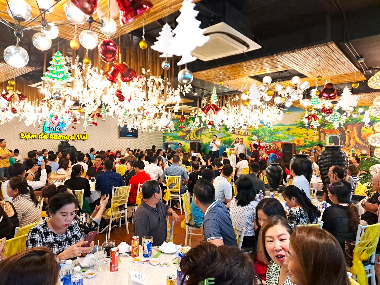 Thực Đơn Đa Dạng và Hấp Dẫn