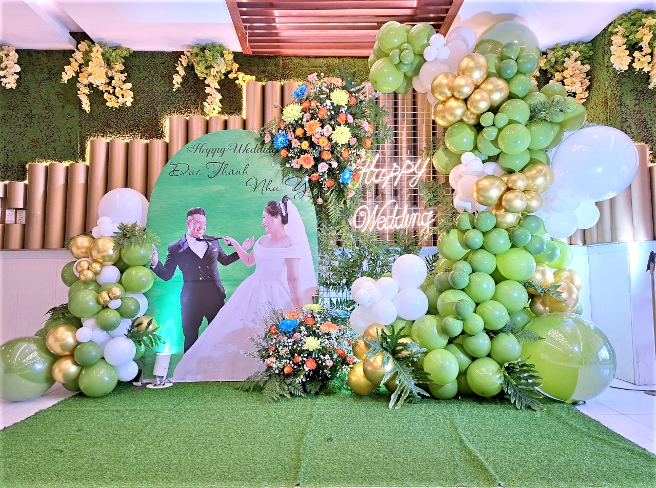 Tại Sao Nên Chọn Dịch Vụ Tiệc Cưới Sân Vườn Garden Tại Nhà Hàng Làng Nướng Nam Bộ?