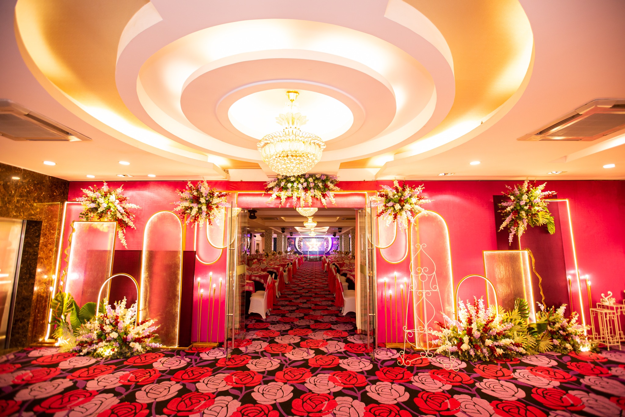 Bước 2: Nghiên Cứu & Lựa Chọn Nhà Hàng Phù Hợp